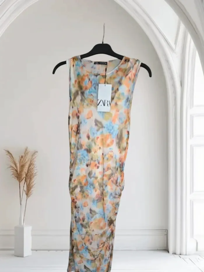 Robe zara neuve 36 - photo numéro 3