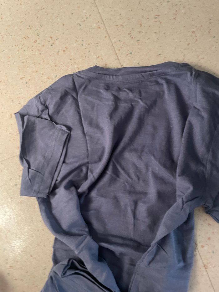 Tee-shirt gris 8 ans - photo numéro 2