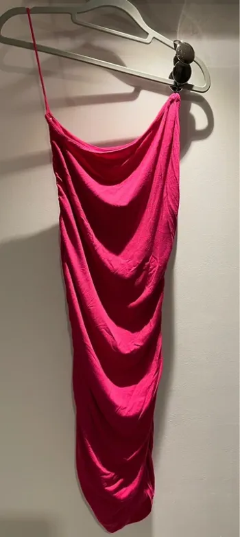 Jolie robe d été rose taille 36 très bon état