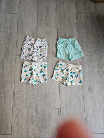 Lot de 4 short tape a l'œil 6 mois