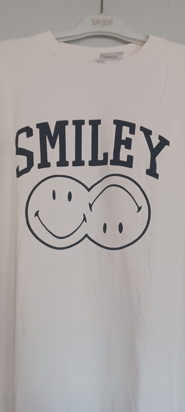 Sweat "smiley"😊 - photo numéro 2