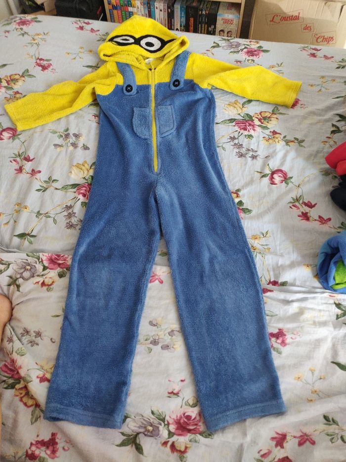 Pyjamas polaire mignon 6 ans bon état