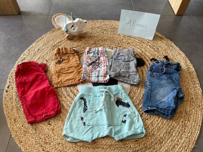 Lot shorts 18 mois