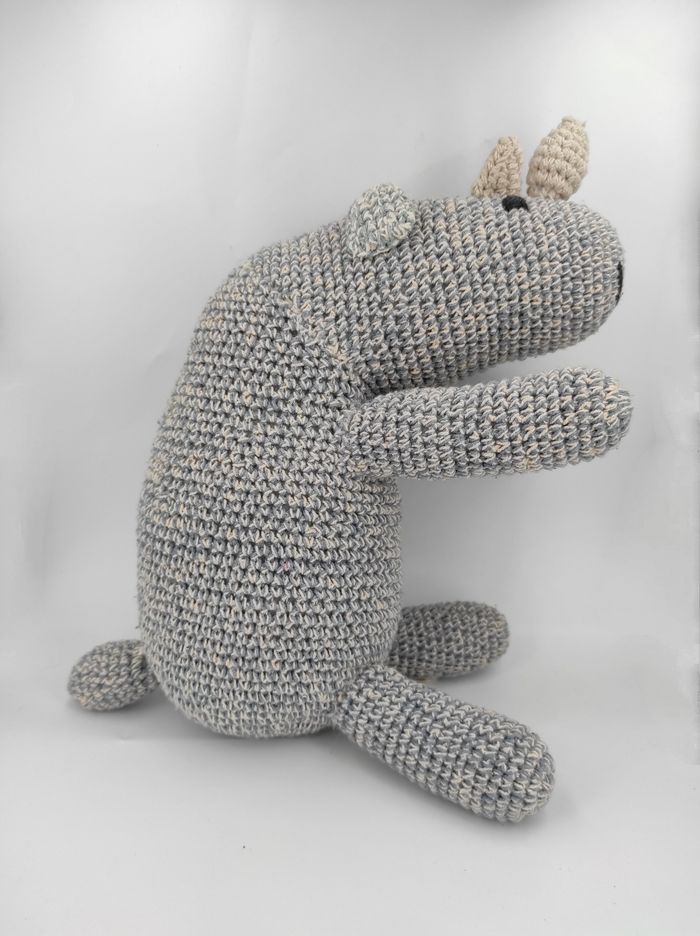 Peluche Rhinocéros Crochet Return to Sender