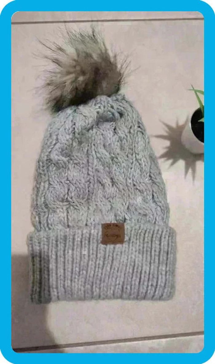 🌟 Bonnet à pompon H&M | Fille 8-12 ans | Gris chaud | Parfait état - photo numéro 2