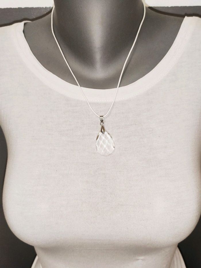 Collier simple pendentif joyau đź’Ž