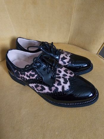 Chaussure leopard et verni
Neuf
Marque bestelle
Pointure 38