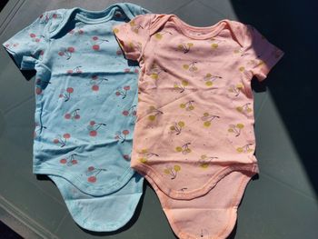 2 bodys tape à l'œil