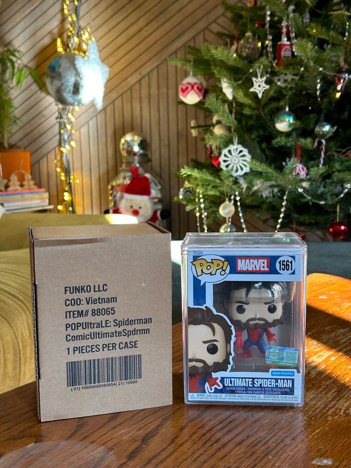 Funko Pop! Ultimate Spider-man n°1561 - Avec Pop! Protection