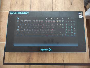 Clavier Logitech G213