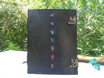 Grand grimoire noir cuir pentagram 7 chakras
