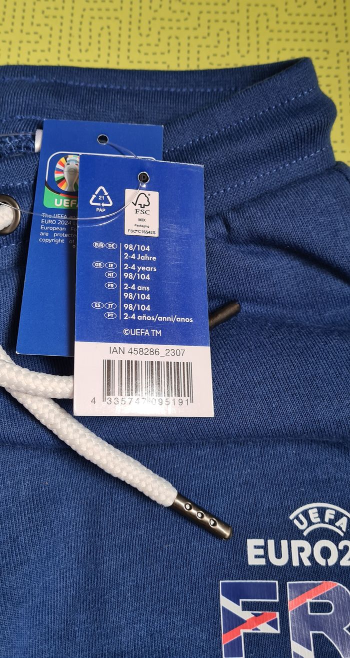 Short molletonné UEFA Euro 2024 - neuf - 2/4 ans - photo numéro 9