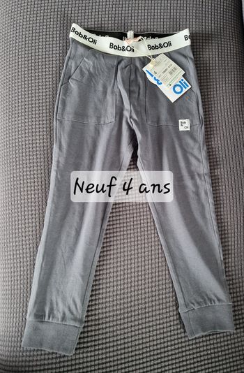 Pantalon neuf 4 ans