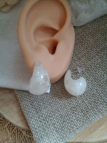 Boucles d'oreilles blanches