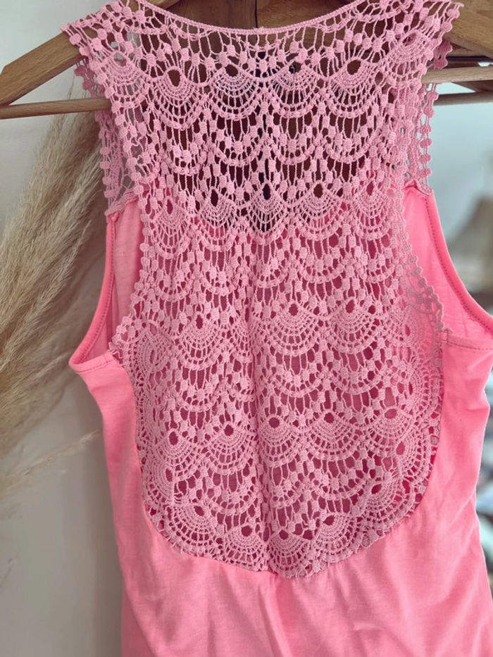 Debardeur rose avec dos en dentelle neuf - photo numéro 3