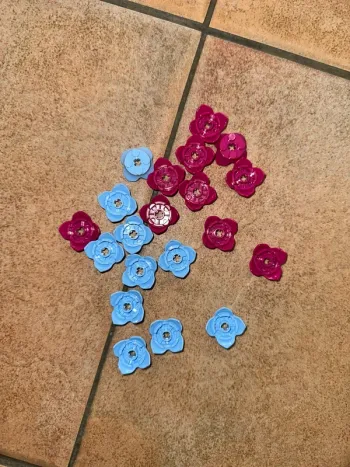 20 Lego Plant Leaves 2 x 2 with 4 Petals and Axle Hole ref 15469