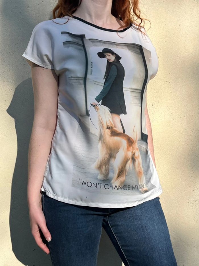 T-shirt imprimé image avec texte avant et arrière - photo numéro 6