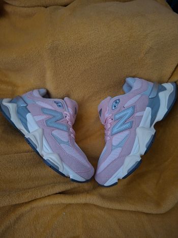 New balance 9060 rose taille 37.5 neuve