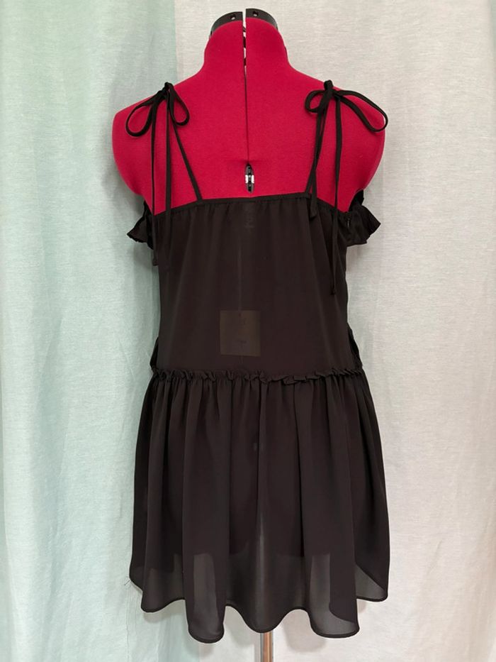 Superbe tunique/robe courte sexy noire en crêpe avec bretelle et froufrou - photo numéro 2