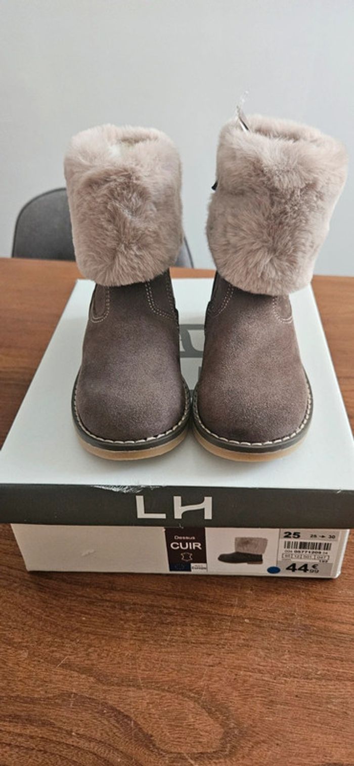 Paire de bottes 25