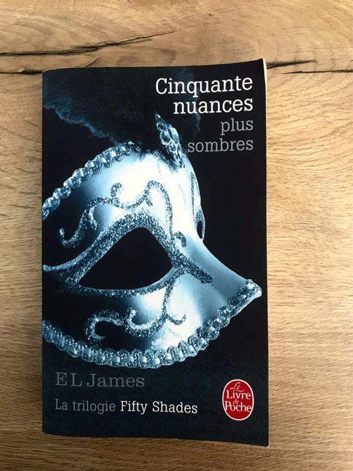 Livres Cinquante Nuances de Grey T 1,2,3 - photo numéro 4