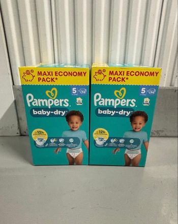 2 maxi pack Pampers taille 5 