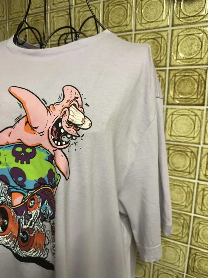T-shirt mauve clair Lila Patrick Bob L’éponge H&M Taille L / 40 - photo numéro 3