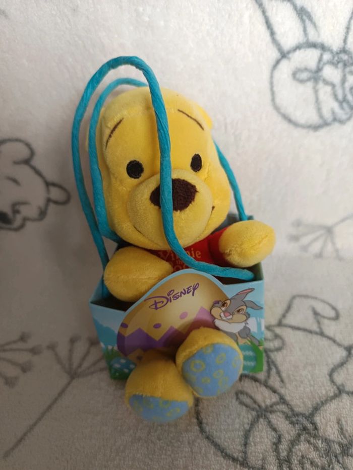 Peluche Winnie Pâques