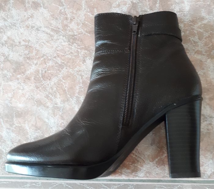 Boots à talon carré avec bride à boucle métallique - photo numéro 4