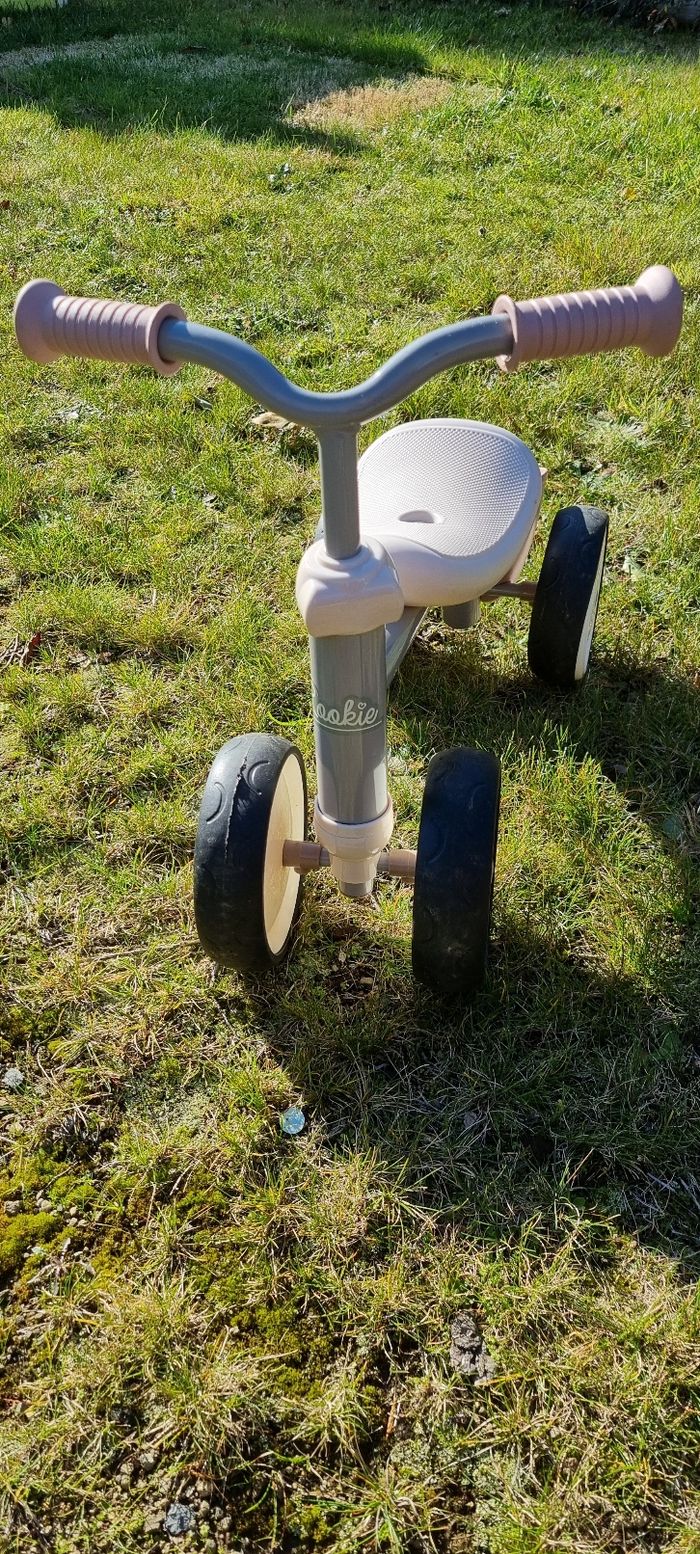 Vélo smoby bébé fille - photo numéro 2