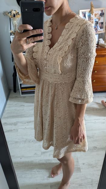 Robe dentelle longueur genoux