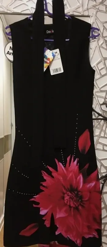 Magnifique Robe Desigual Noire Fleurie - NEUVE avec Étiquette - Taille S