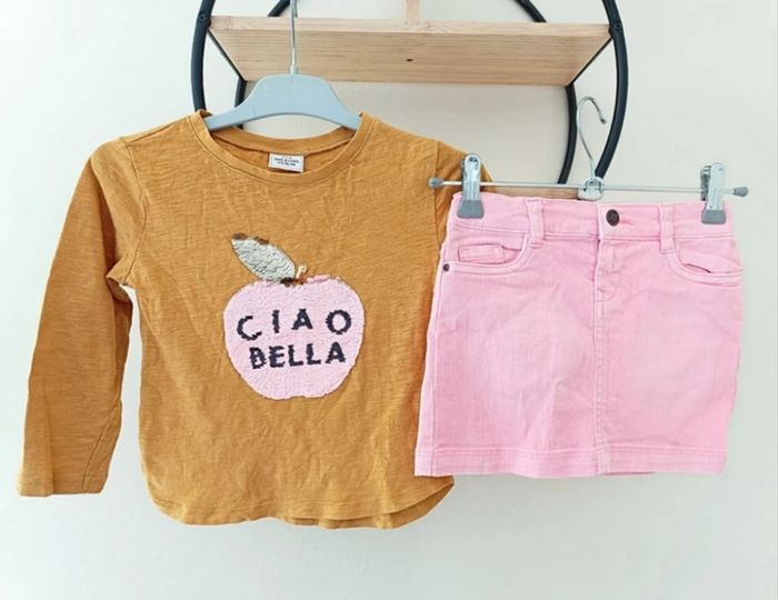 4 ans ensemble tape a l'oeil Teeshirt et jupe