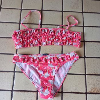 maillot de bain  2 pièces 8 ans