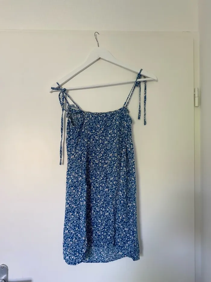 Robe bleu à fleur - photo numéro 2