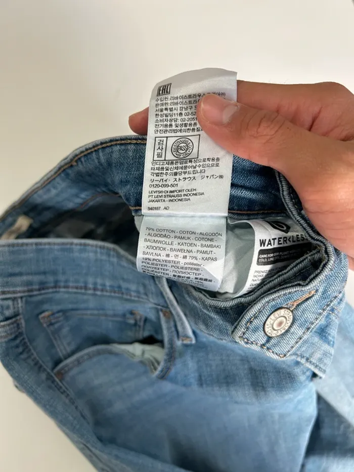 Jean Levi's Femme Bleu W31 L30 | Classic Mid Rise Skinny | Taille FR40 | Très Bon État NJ465 - photo numéro 6