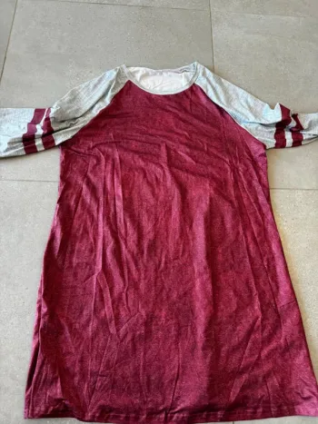 Robe rouge taille XL, très bon état