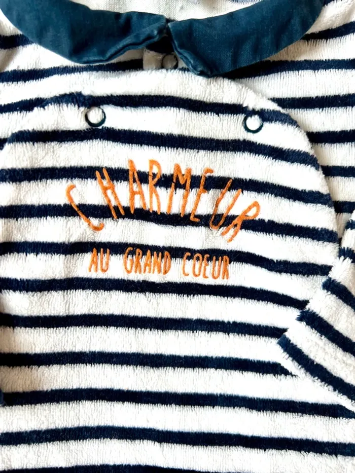 Pyjama Tape à l’Œil 3 mois – rayé bleu marine – Charmeur au grand cœur – col chemise - photo numéro 2
