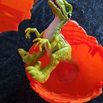 DINOSAURE qui marche vite + Œuf