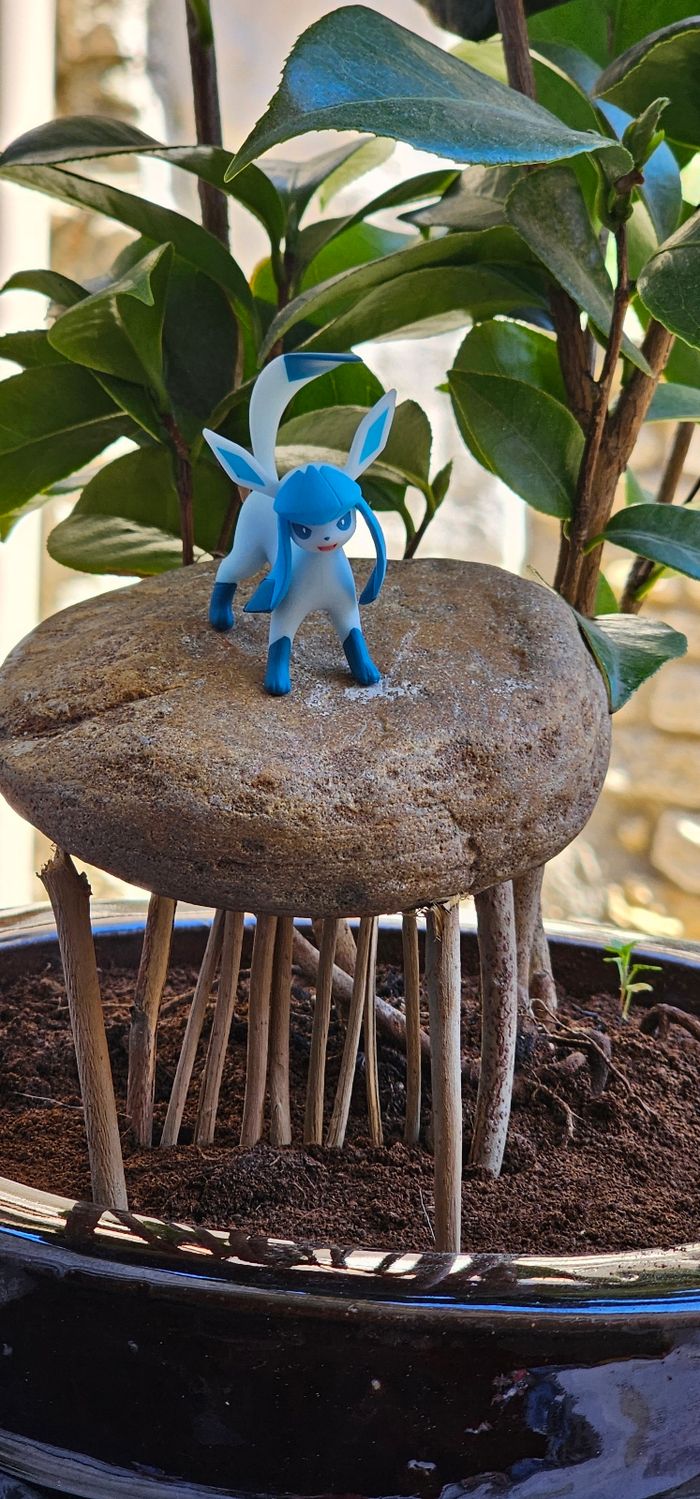 Super figurine Pokemon Nintendo scale world Givrali - photo numéro 1
