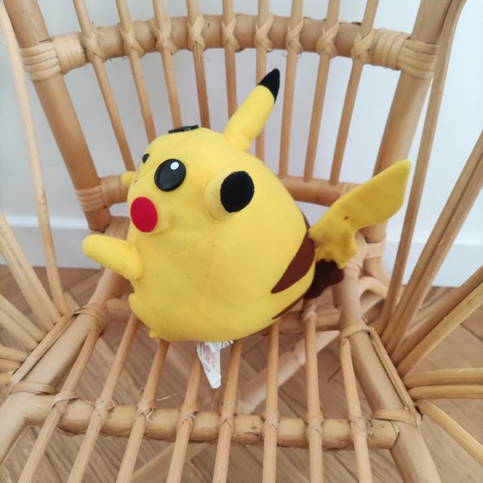 Peluche Pikachu - photo numéro 2
