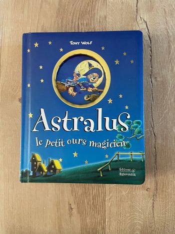 Astralus le petit ours magicien