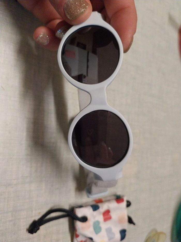 Lunette de soleil - photo numéro 2