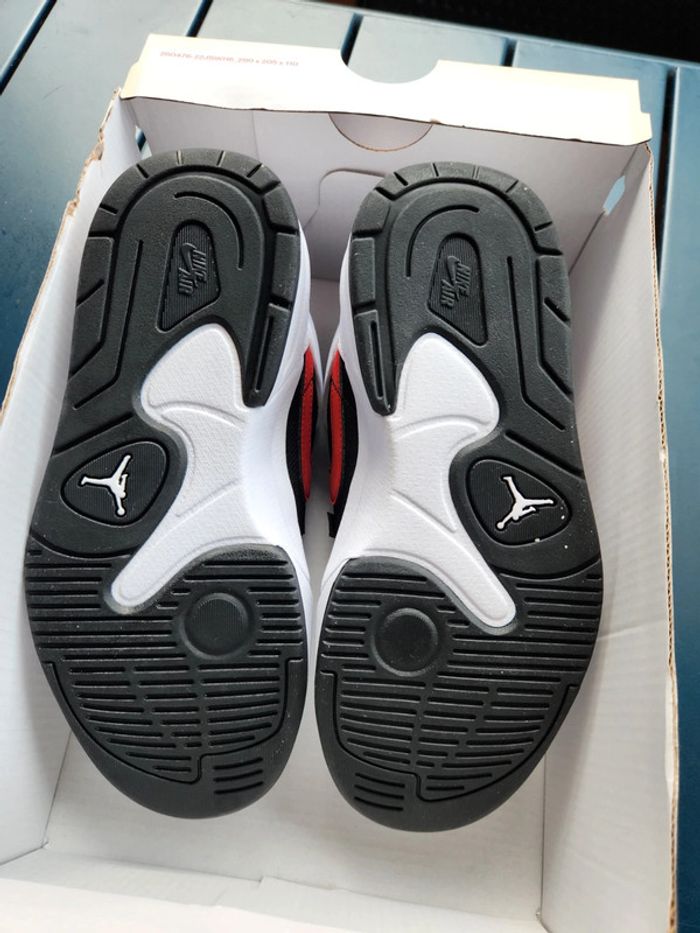 Jordan stadium 90 garçon Taille 36,5 neuves - photo numéro 8