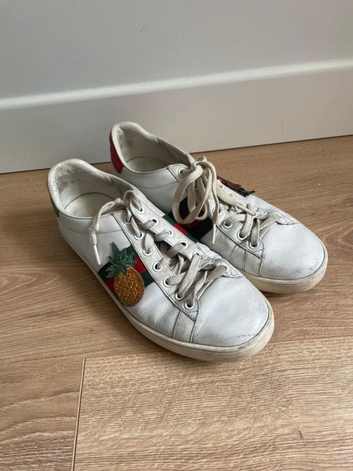 Baskets Gucci blanches à motifs coccinelle et ananas