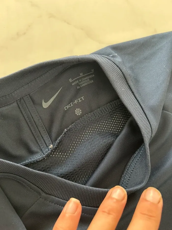 T-shirt Nike bleu marine taille m - photo numéro 4