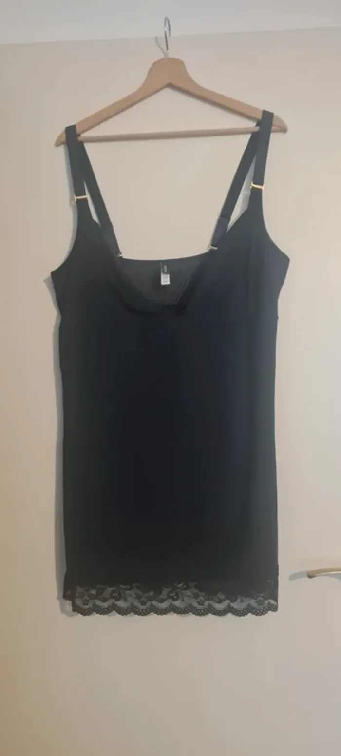 Fond de robe noir Taillissime