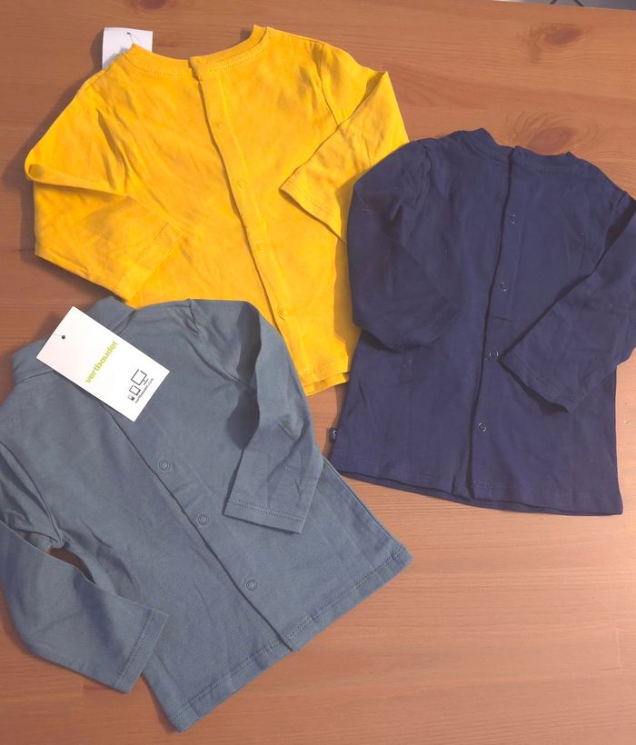 (Neufs non portés) 🏷💙😍🥰 teeshirts ml 6 mois garçon 😍🥰💙 - photo numéro 2