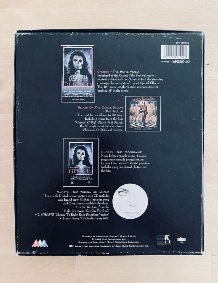 Coffret collector Michael Jackson VHS et CD. - photo numéro 2