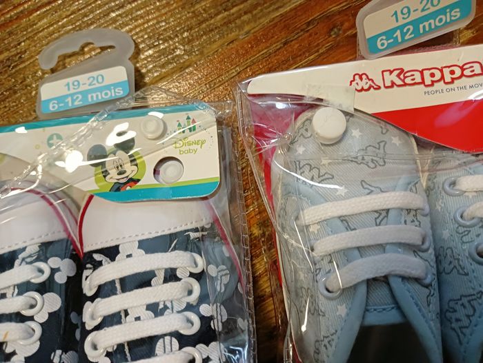 2 paires de baskets bébé DISNEY et AIRNESS taille 19 / 20   - 6 /12 mois NEUF - photo numéro 2